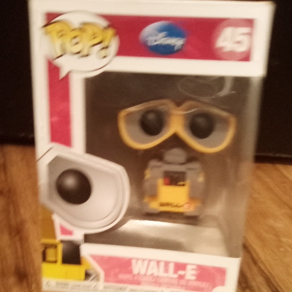 Funko Pop WALL-E Figure